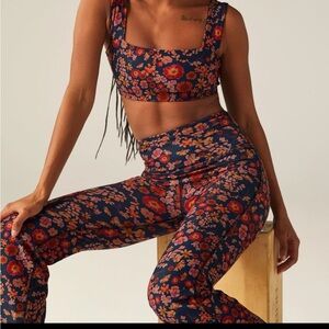 Beyond Yoga Retro Press Floral Softmark Leggings